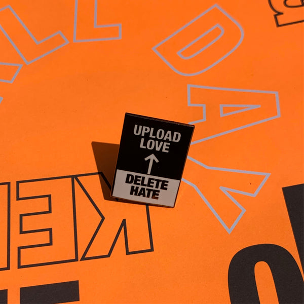 Delete Hate Pin –– Eike König