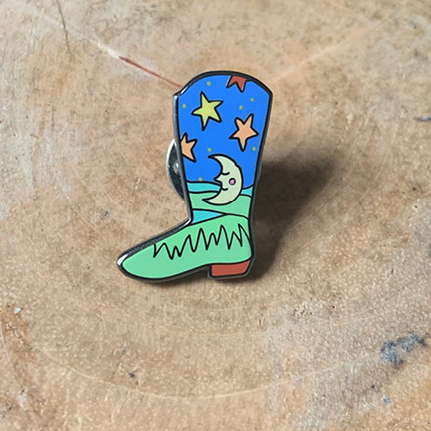 Funky Boot Pin –– Zena X Pinbadg.es