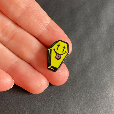 Coffin Pin –– Pinbadg.es X Tony Riff